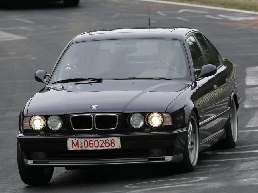  BMW M5 Sedan 1994 года  (фото 6 из 19)